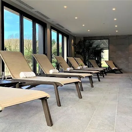 L'escale - Piscine & Hotel 3*