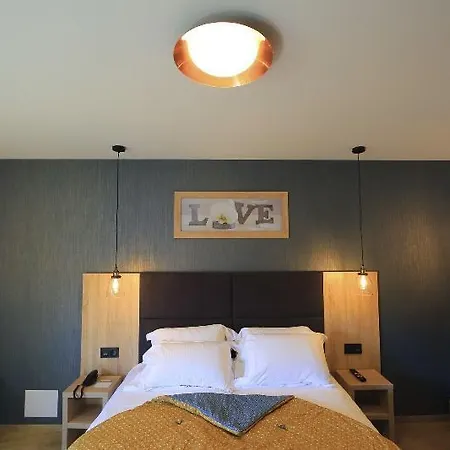 L'escale - Piscine & 3* 에스칼르