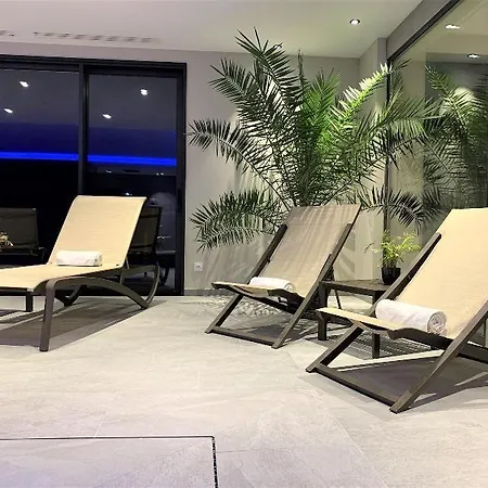 호텔 L'escale - Piscine & 3*